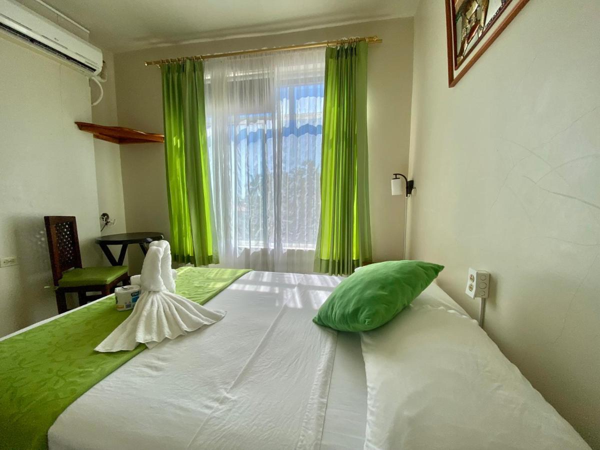El Rincon De George Hotel Puerto Villamil Eksteriør billede