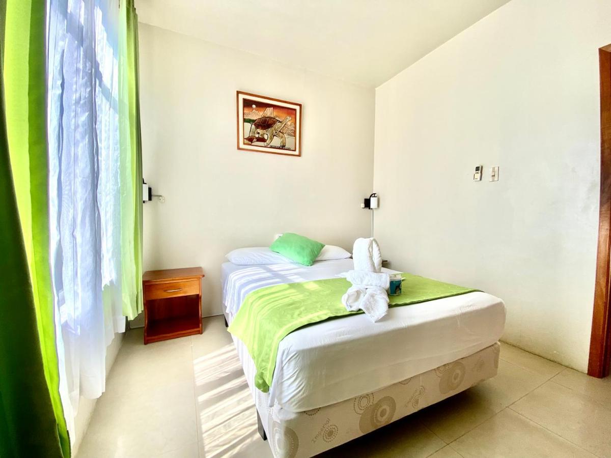 El Rincon De George Hotel Puerto Villamil Eksteriør billede